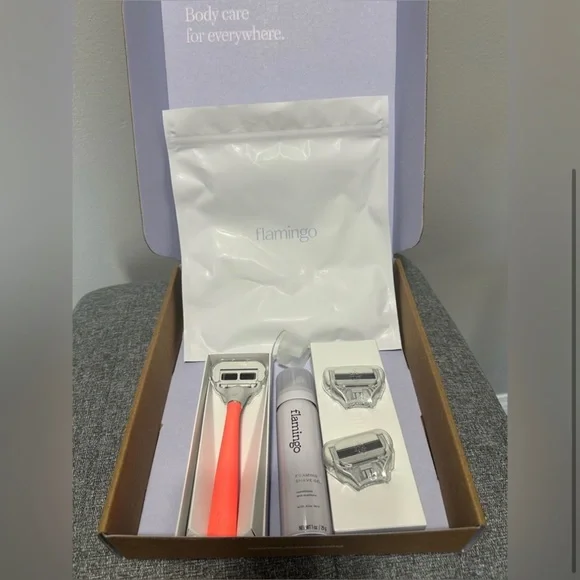 Flamingo Razor Set - Picture 2 of 3